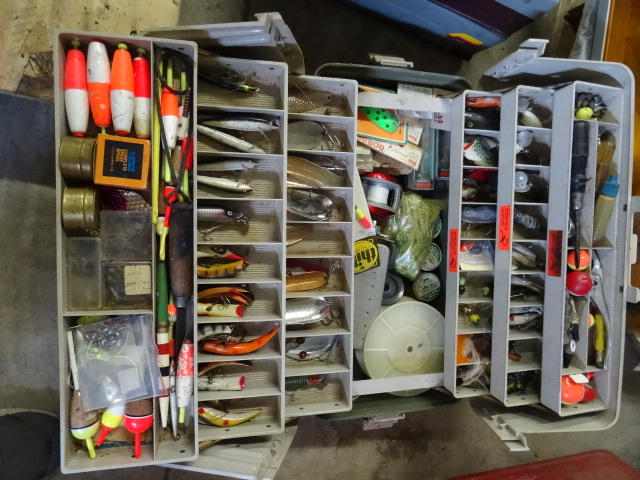 lot 51 image: Tackle Box Full of Misc Tackle