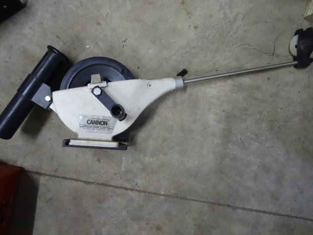 lot 60 image: Cannon Down Rigger
