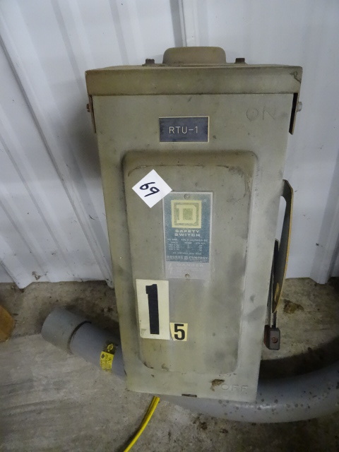 lot 69 image: Square D Safety Switch  3 Phase