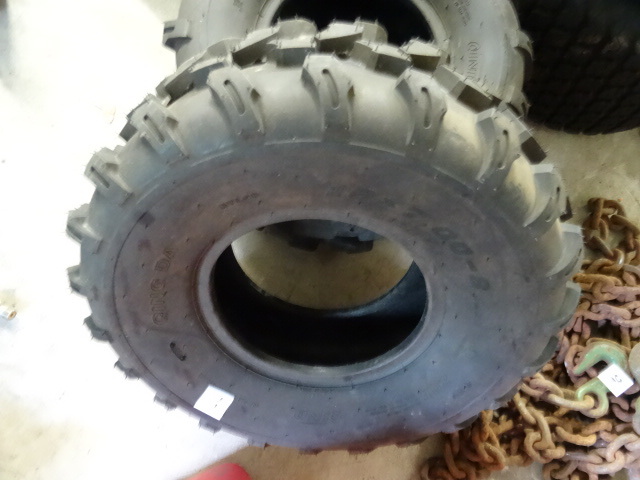 lot 77 image: 19 X 7.00 X 8  ATVGolf Cart Tire. New