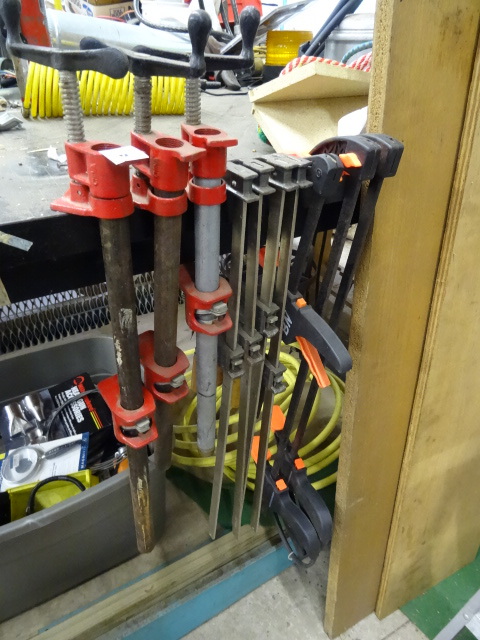 lot 116 image: 10 Bar and Pipe Clamps