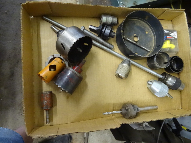 lot 120 image: Misc Hole Saws and Arbors