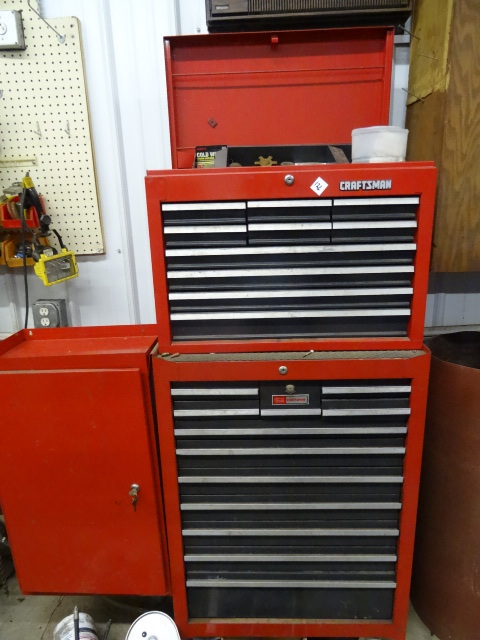 lot 122 image: Craftsman Tool Box. Roller Box Top