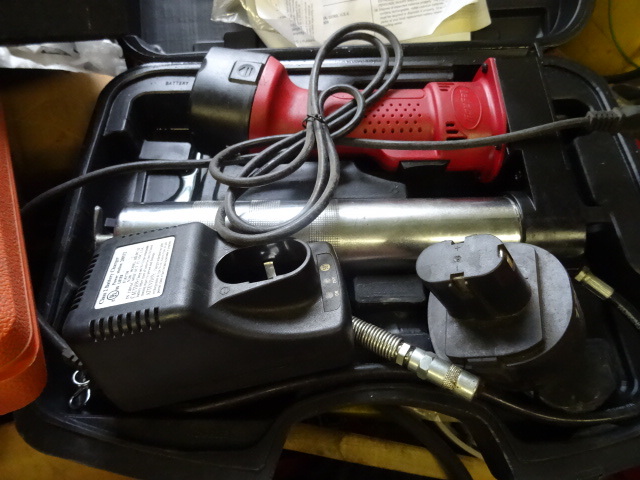 lot 134 image: Legacy 12 Volt Grease Gun.