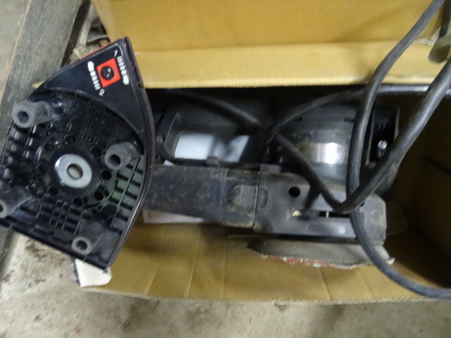 lot 143 image: Craftsman Muliti Sander, 911666.