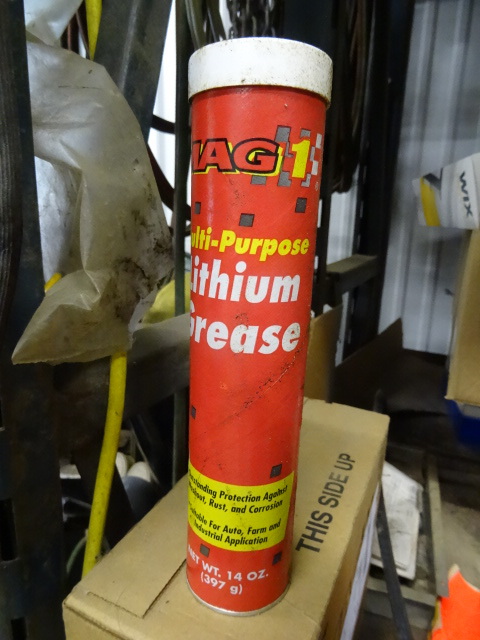 lot 153 image: Mag 1 Multi Purpose Lithium Grease.