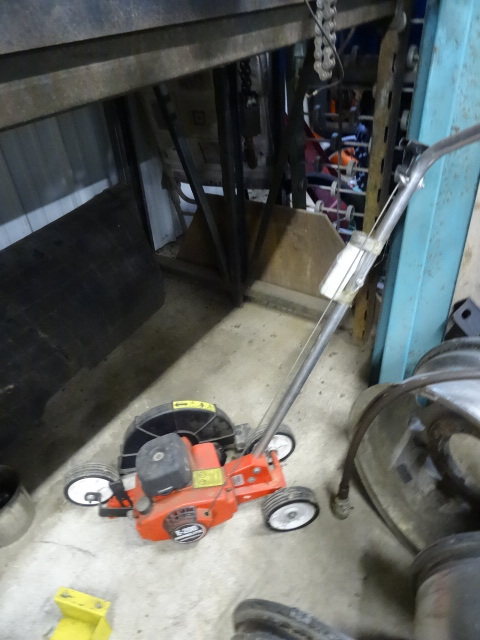 lot 155 image: Homelite E-200  Side Walk Edger