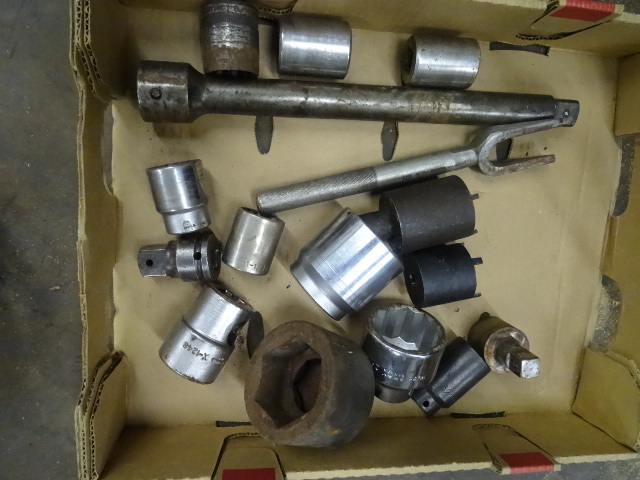 lot 158 image: 34 and 1 Sockets. 1 Snap On Extension