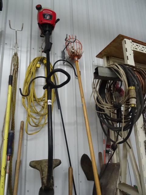 lot 180 image: Troy Bilt 2 Cycle Gas Weed Whip