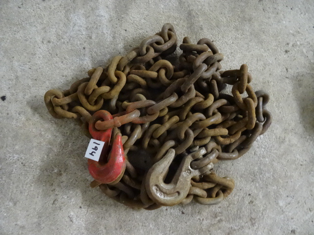 lot 194 image: 18 Log Chain