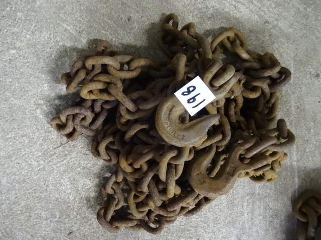 lot 198 image: 18 Log Chain