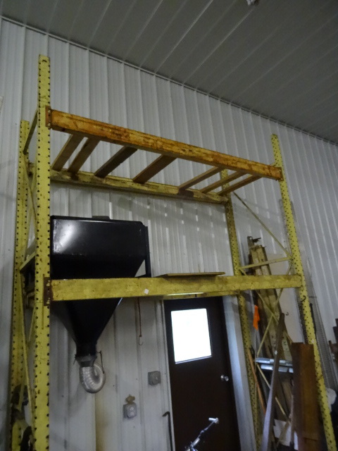 lot 212 image: Speed rack pallet rack unit.