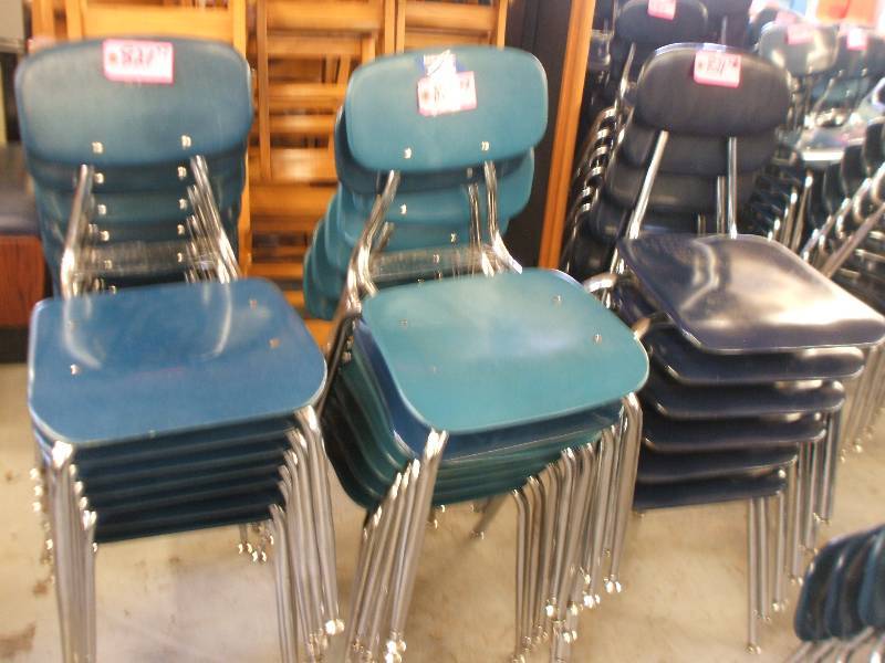 20 COMPOSITE CHAIRS