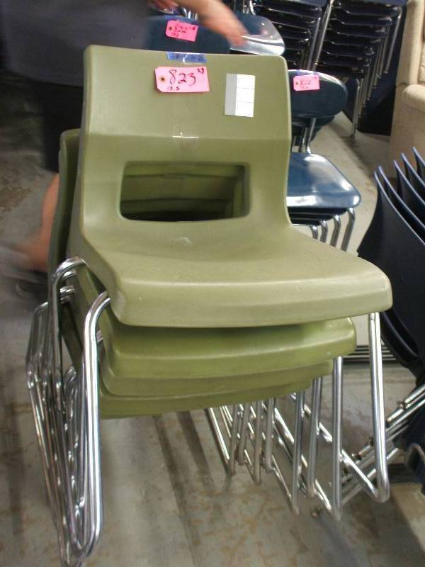 8 HARD PLASTIC CHAIRS