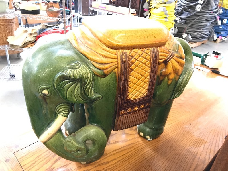lot 328 image: ELEPHANT STAND