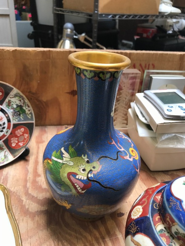 lot 336 image: ASIAN VASES