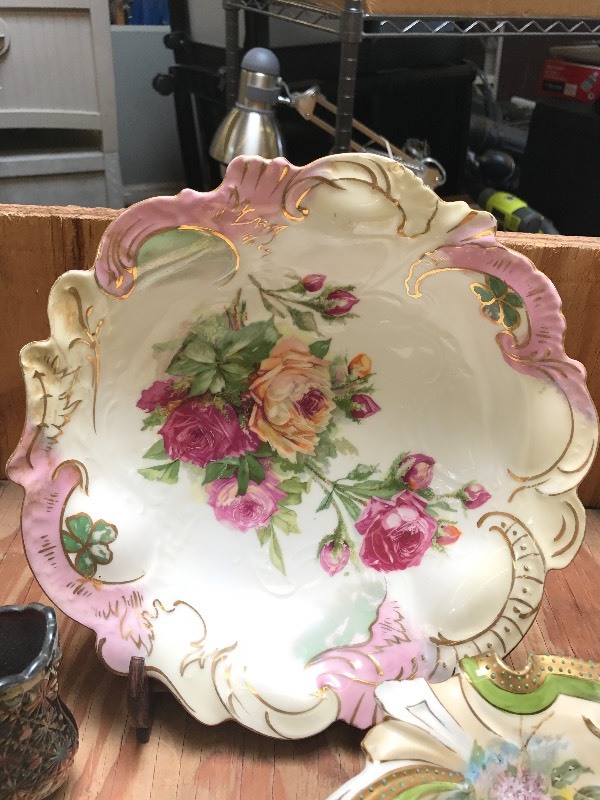 lot 342 image: DECORATIVE PORCELAIN