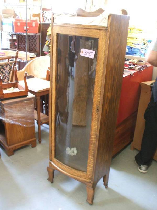lot 305 image: SOLID OAK CURIO CABINET
