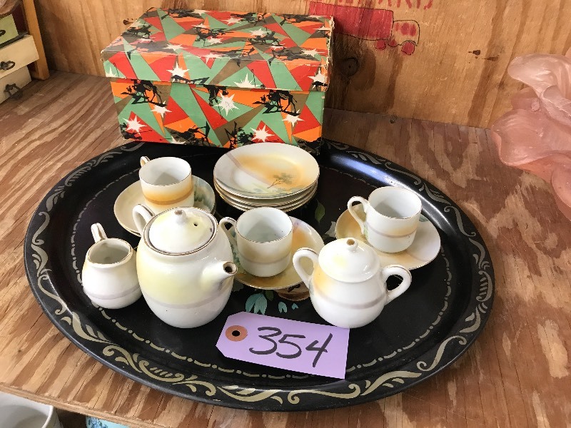 lot 354 image: JAPANESE DEMITASSE SET