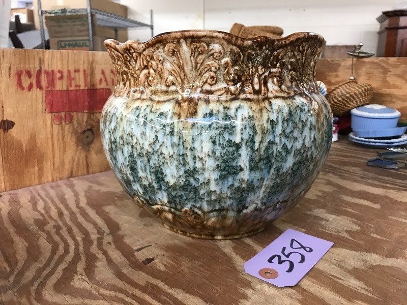 lot 358 image: DECORATIVE BOWL  VASE