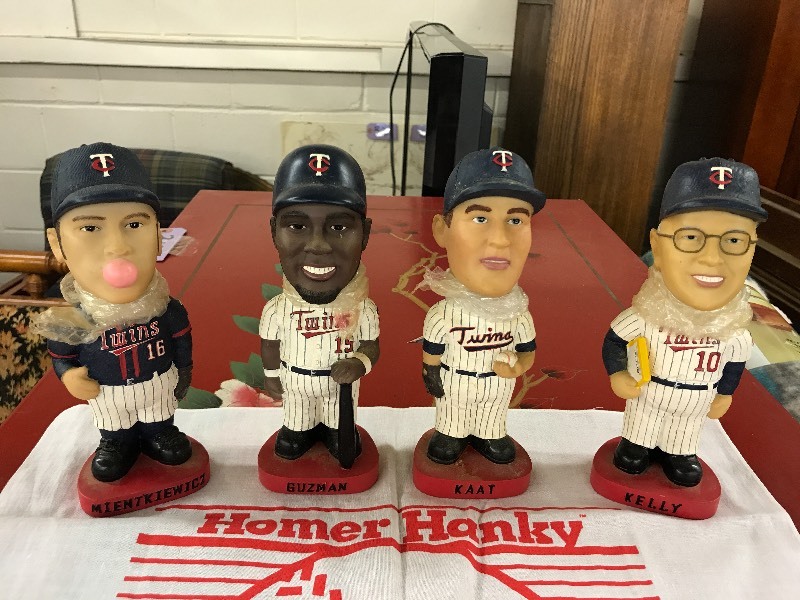 lot 361 image: MINNESOTA TWINS COLLECTION