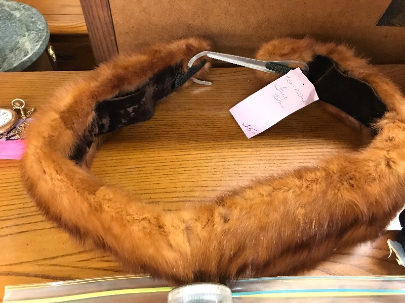 lot 367 image: FUR BOA AND JEWELRY