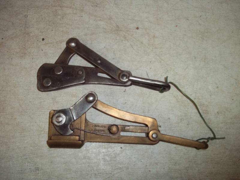 lot 60 image: Pair of Wire Stretchers