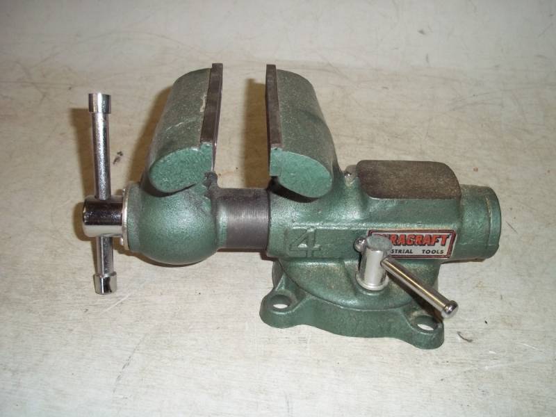 lot 61 image: Green Bench Vice
