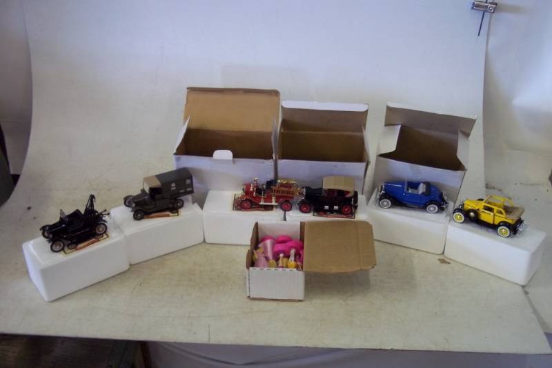 lot 90 image: Collection of Miniature Collector Cars