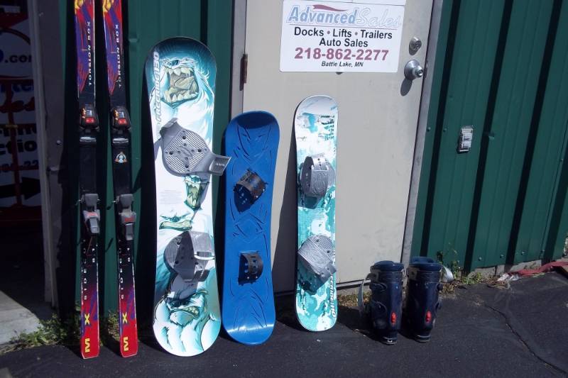 lot 99 image: Snow Boards, pair of skis & boots