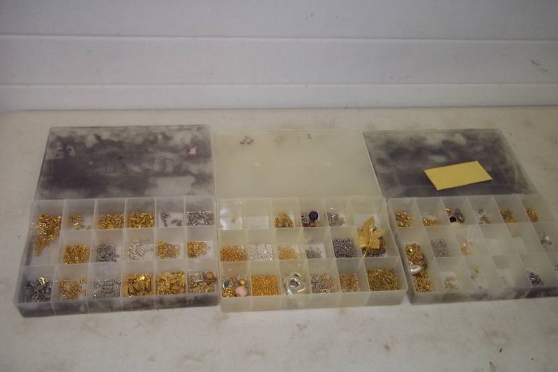 lot 110 image: Jewelry Parts and Pieces