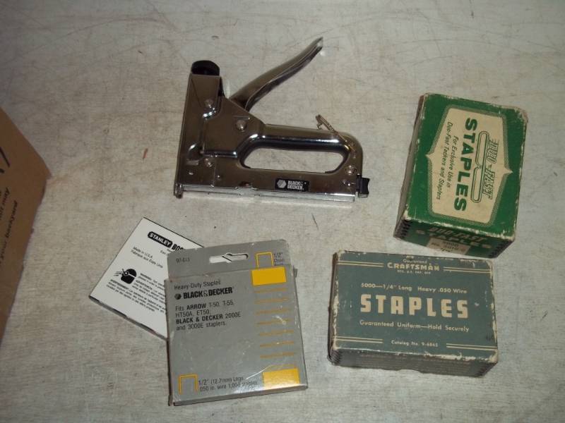 lot 122 image: Staple Gun and Staples