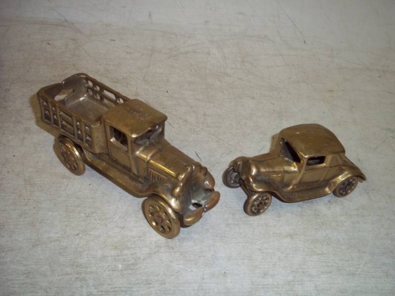 lot 126 image: Brass Car and Truck