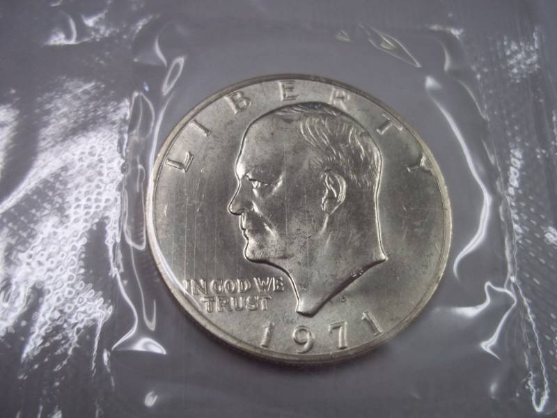 lot 8 image: 1971 Eisenhower Uncirculated Silver Dollar 40% Silver