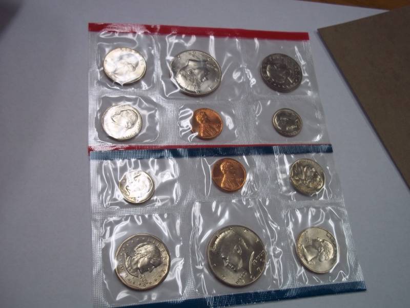 lot 11 image: US Mint 1979 Uncirculated Coin Set