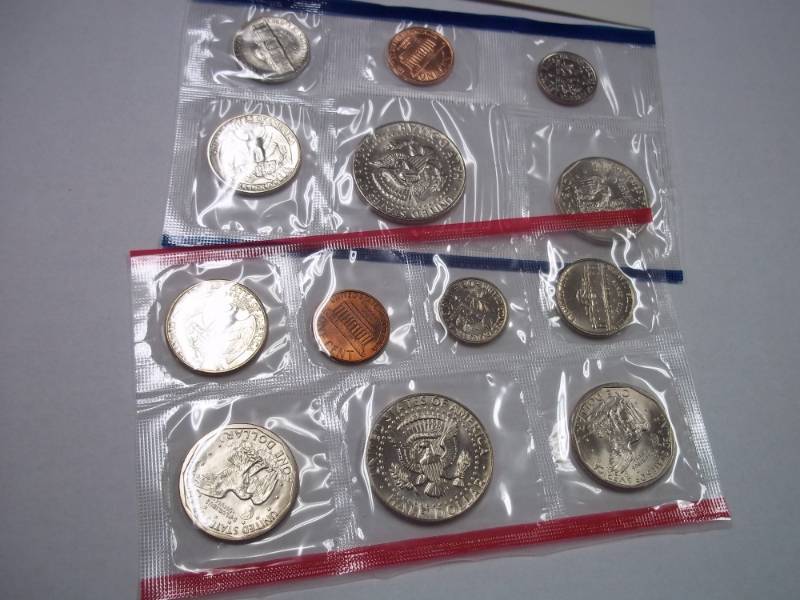 lot 16 image: US Mint 1981 Uncirculated Coin Set
