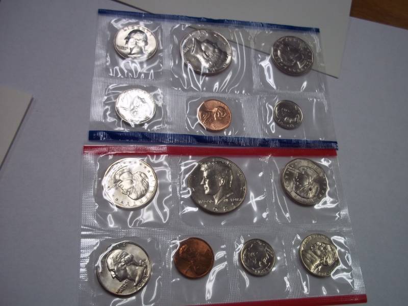 lot 17 image: US Mint 1981 Uncirculated Coin Set