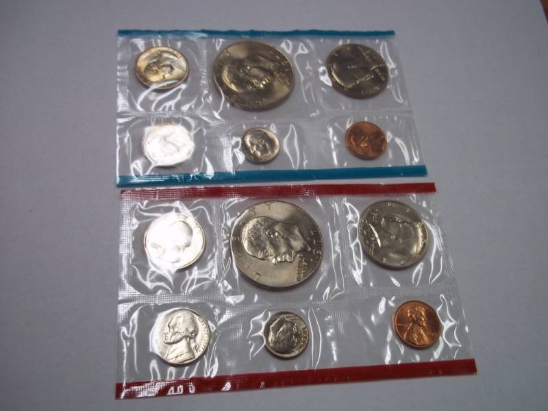 lot 19 image: US Mint 1977 Uncirculated Coin Set
