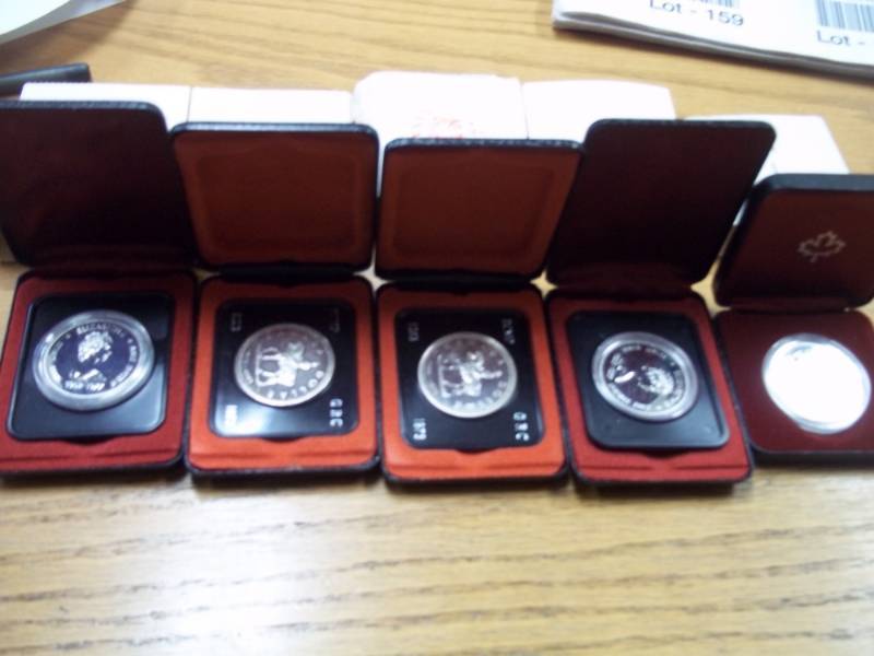 lot 157 image: 5 Canadian Dollars in Cases