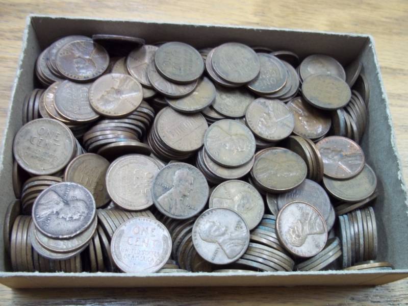 lot 158 image: Large Box of Assorted Wheat Pennies