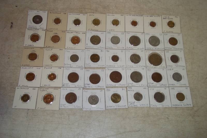 lot 175 image: 40 World Coins