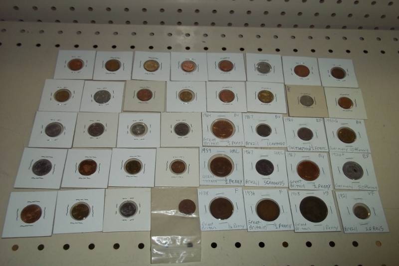 lot 177 image: 40 World Coins