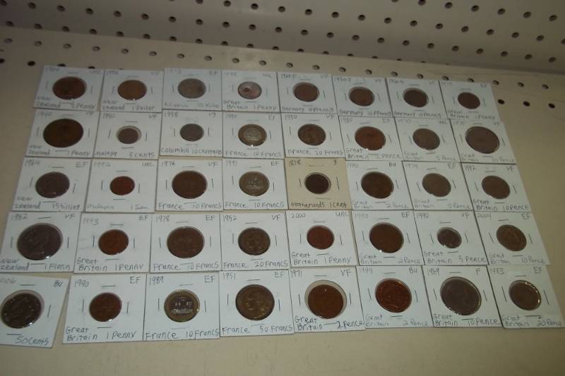 lot 181 image: 40 World Coins