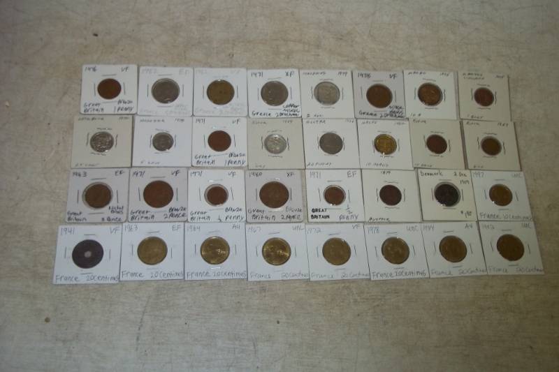 lot 183 image: 40 World Coins