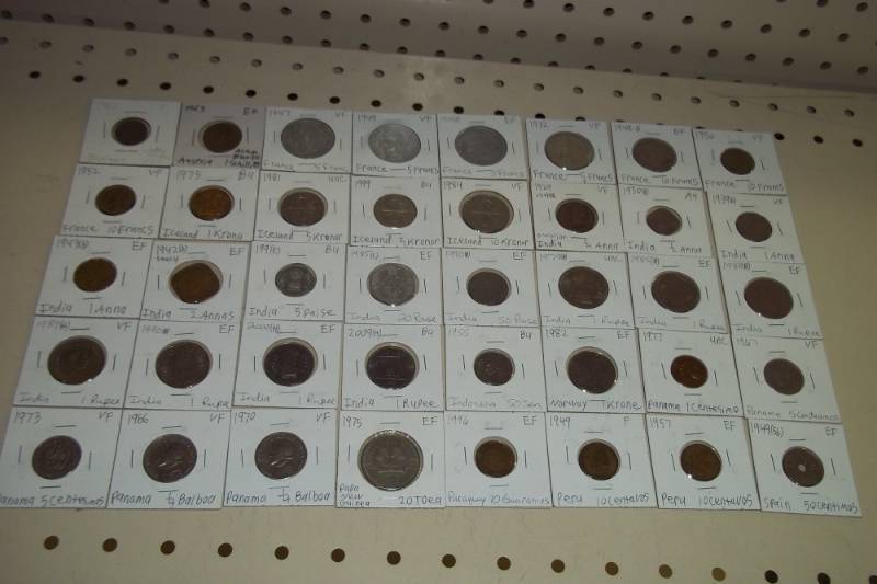 lot 185 image: 40 World Coins