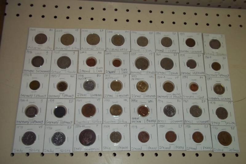 lot 186 image: 40 World Coins