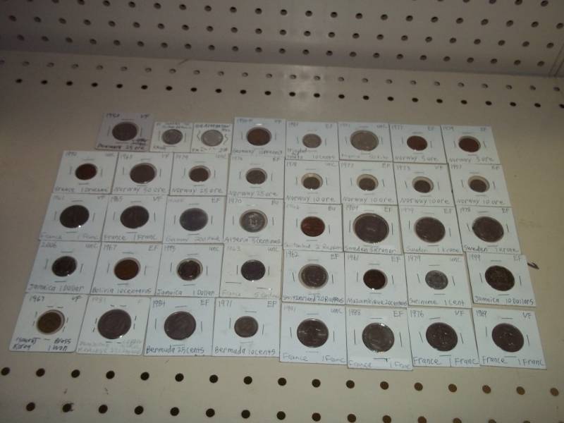 lot 188 image: 40 World Coins