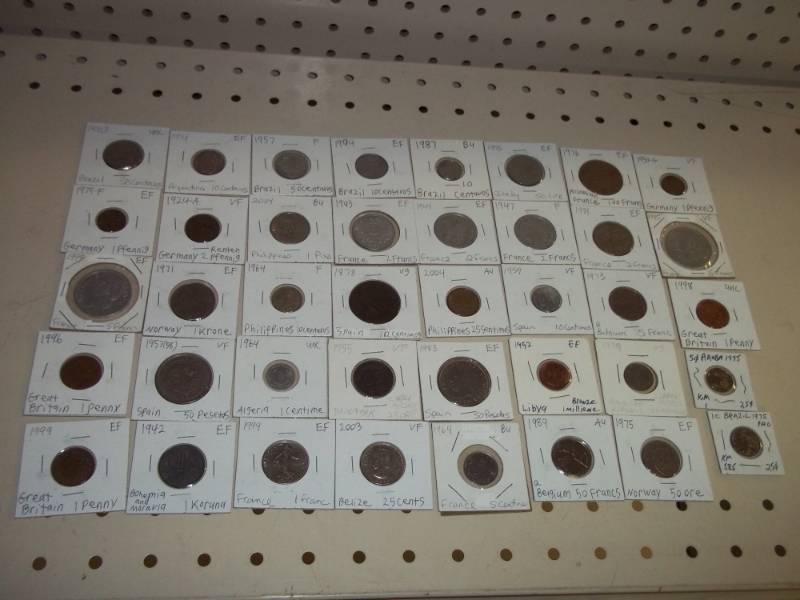 lot 189 image: 40 World Coins