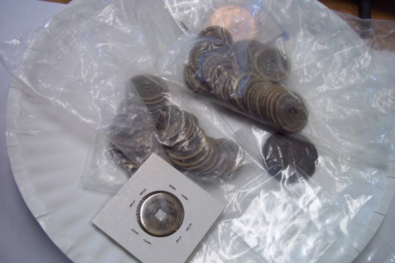 lot 208 image: Assorted Foreign Coins