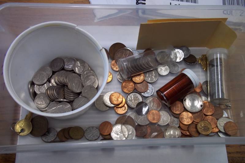 lot 210 image: Assorted Coins